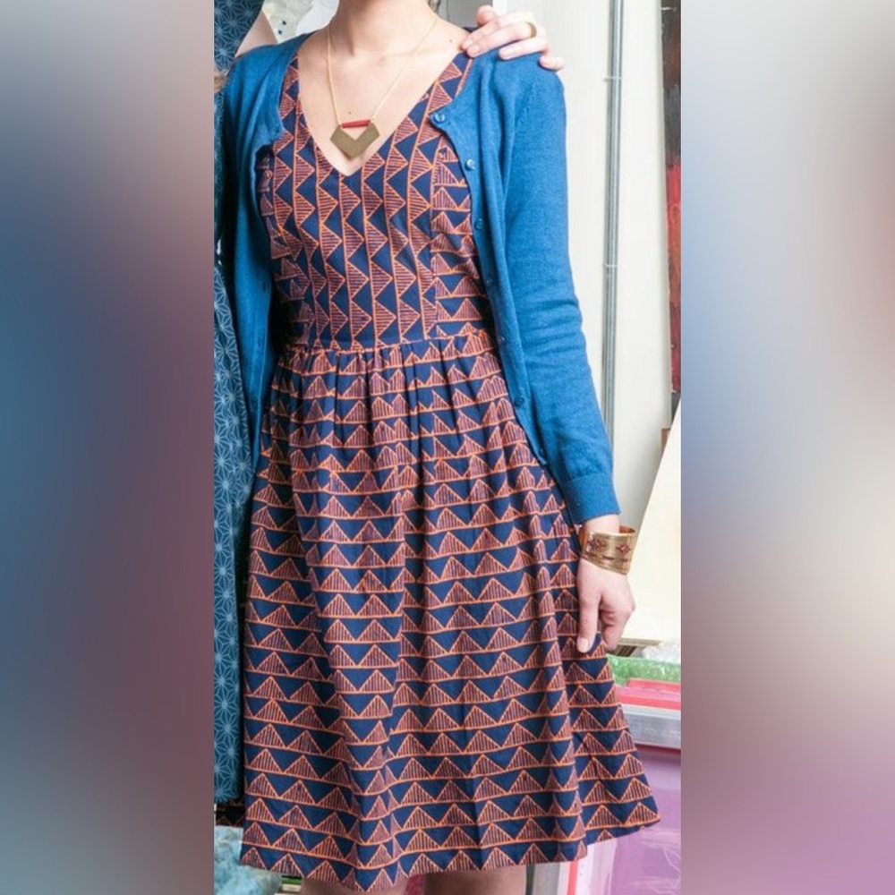 Mata Traders Retro Vintage-Inspired
Blue & Red Geometric Print Dress - Size
XS